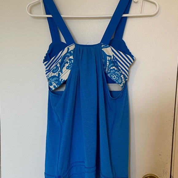 Lululemon workout tank top with built in bra - Picture 5 of 5
